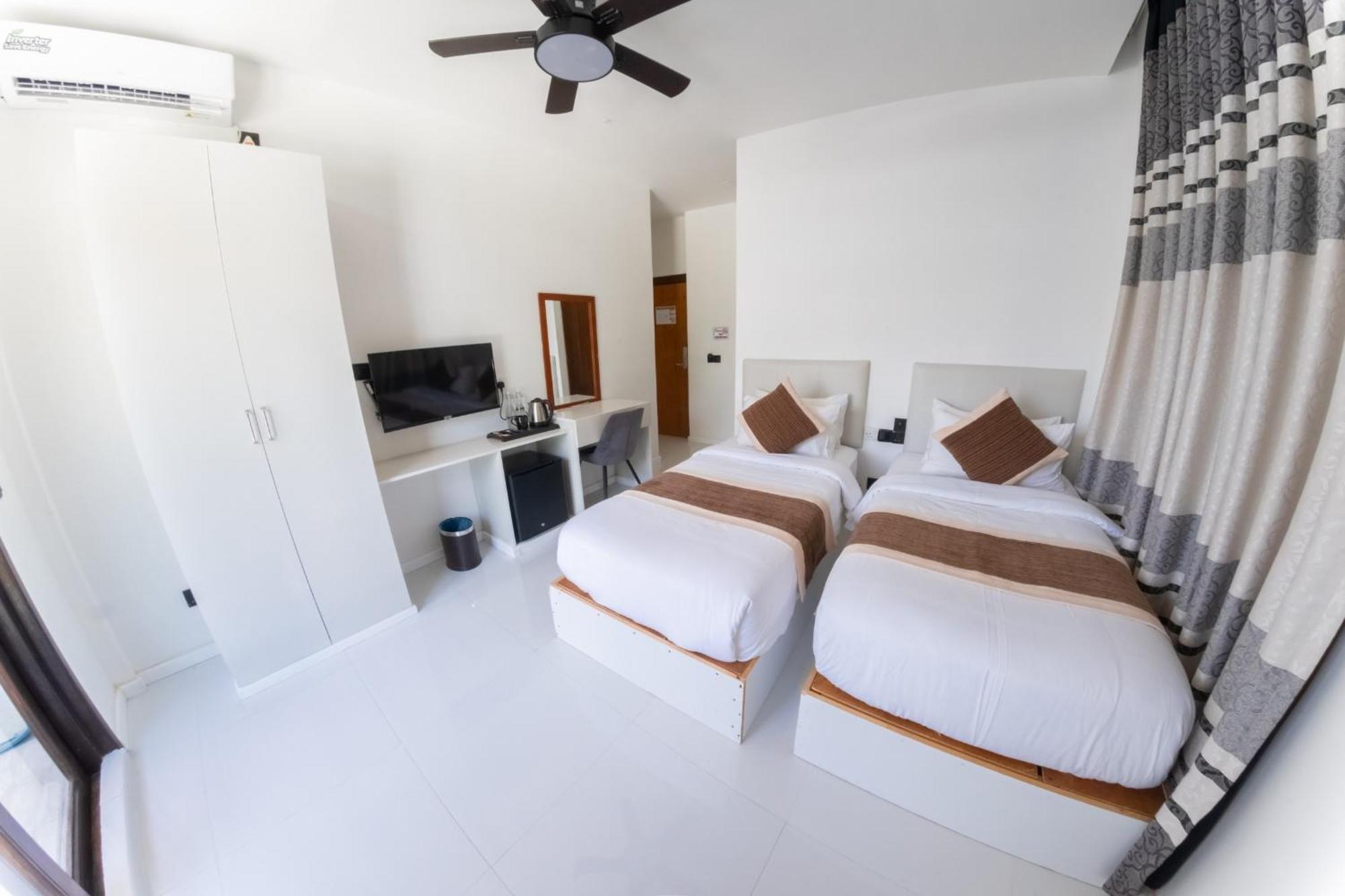 Heron Beach Hotel - The Best Maldivian Getaway In Dhiffushi,Maldives Экстерьер фото
