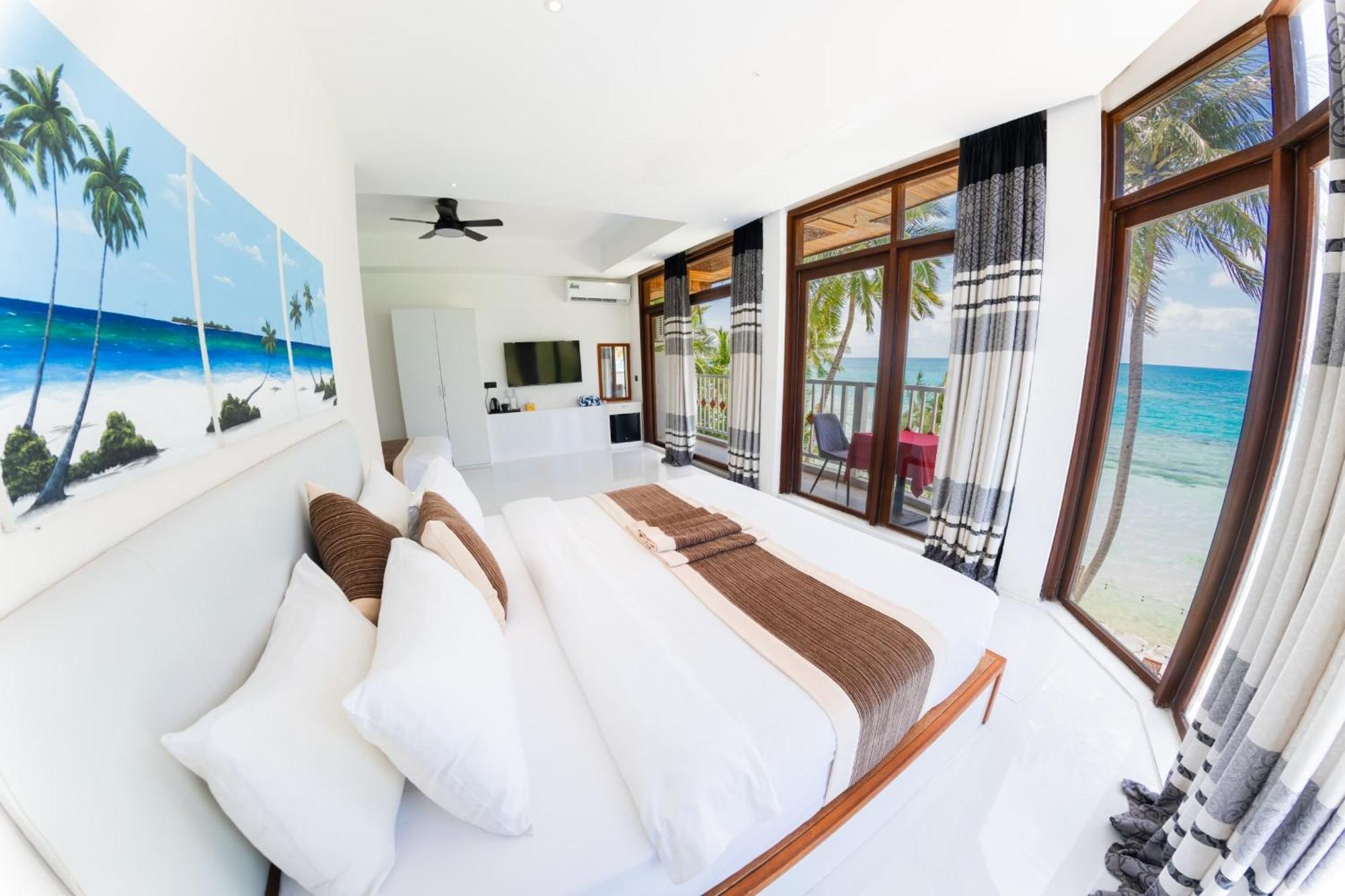 Heron Beach Hotel - The Best Maldivian Getaway In Dhiffushi,Maldives Экстерьер фото